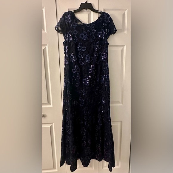 Xscape Navy Lace Gown - Picture 3 of 7